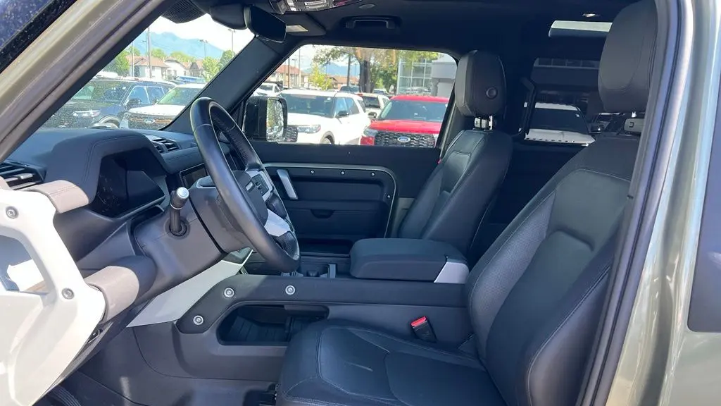 2023 Land Rover Defender 90 X-Dynamic SE