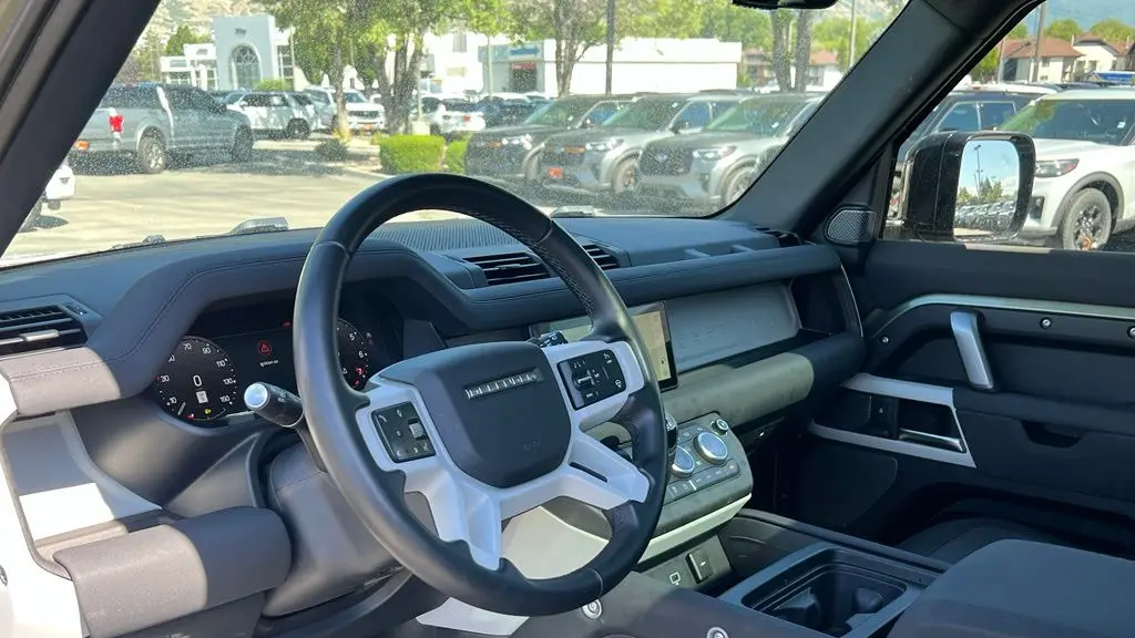 2023 Land Rover Defender 90 X-Dynamic SE