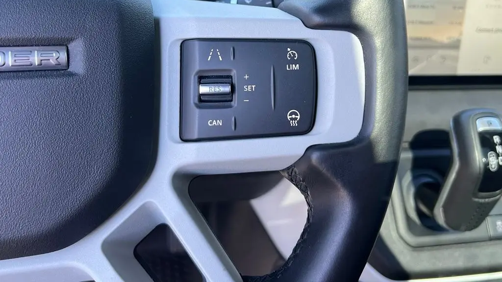 2023 Land Rover Defender 90 X-Dynamic SE
