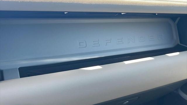 2024 Land Rover Defender 90 P400 X-Dynamic SE