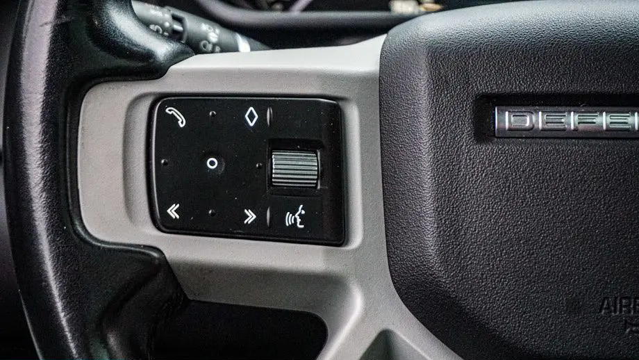 2023 Land Rover Defender 110 X-Dynamic SE