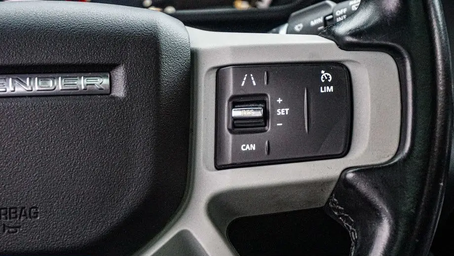 2023 Land Rover Defender 110 X-Dynamic SE