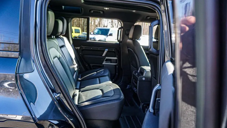 2023 Land Rover Defender 110 X-Dynamic SE