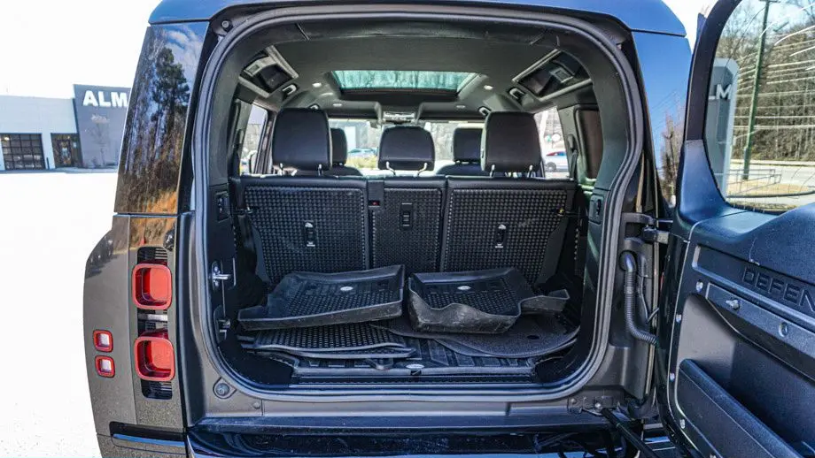 2023 Land Rover Defender 110 X-Dynamic SE