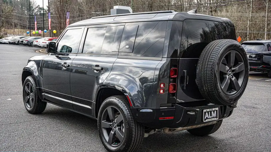2023 Land Rover Defender 110 X-Dynamic SE