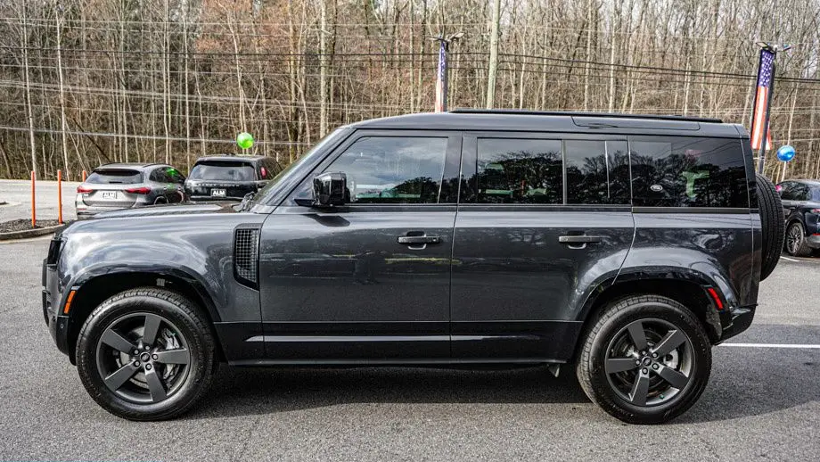 2023 Land Rover Defender 110 X-Dynamic SE