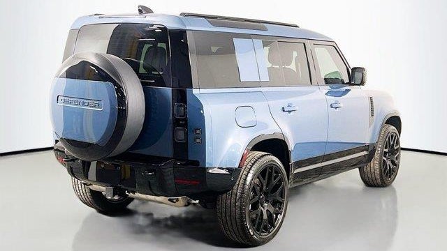 2026 Land Rover Defender 110 P400 X-Dynamic SE