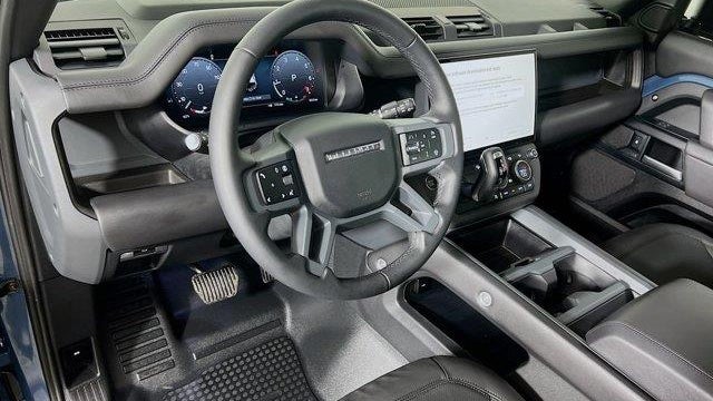 2026 Land Rover Defender 110 P400 X-Dynamic SE