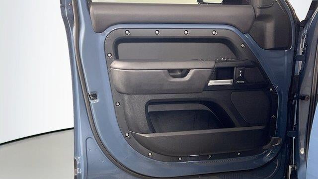 2026 Land Rover Defender 110 P400 X-Dynamic SE