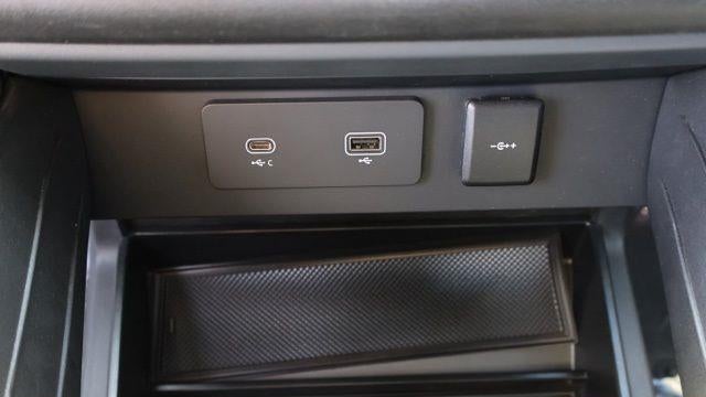 2023 Land Rover Defender 110 X-Dynamic SE