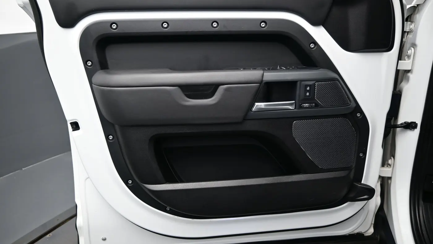 2023 Land Rover Defender 110 X-Dynamic SE
