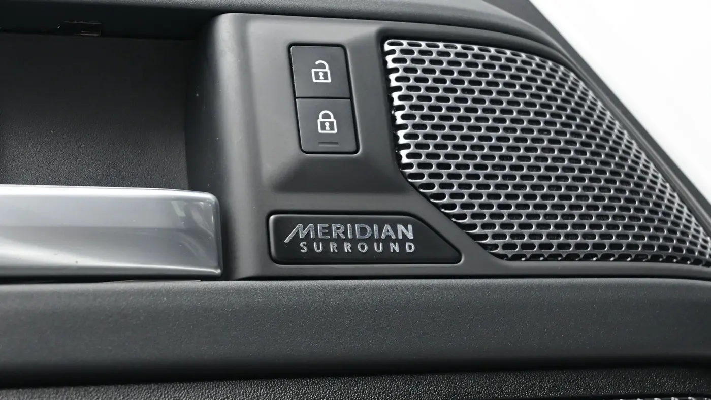 2023 Land Rover Defender 110 X-Dynamic SE