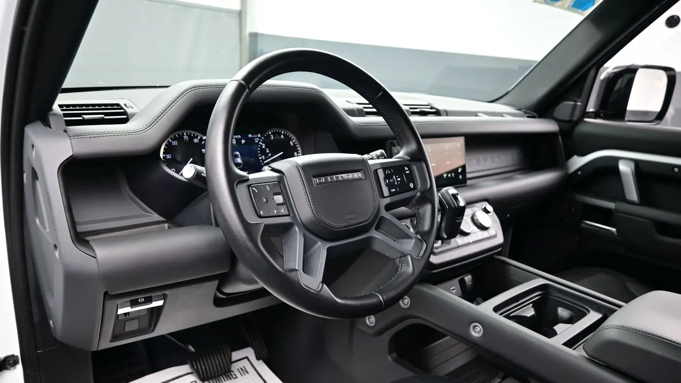 2023 Land Rover Defender 110 X-Dynamic SE