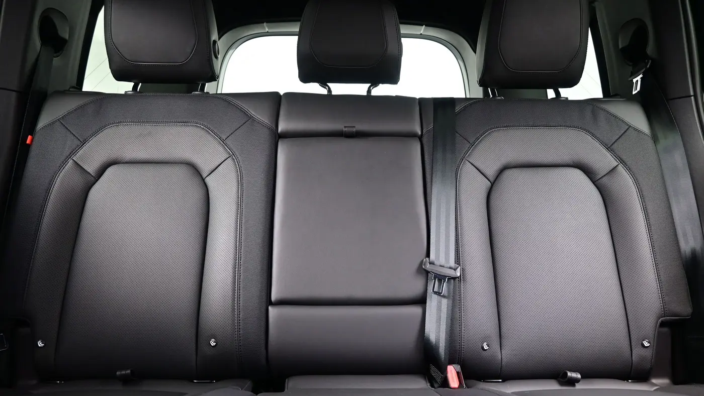 2023 Land Rover Defender 110 X-Dynamic SE