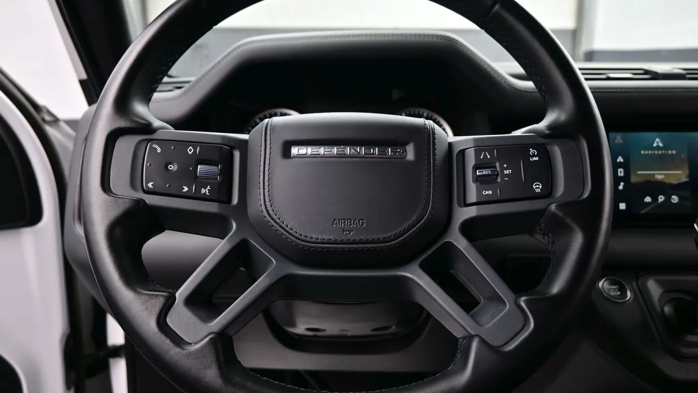 2023 Land Rover Defender 110 X-Dynamic SE