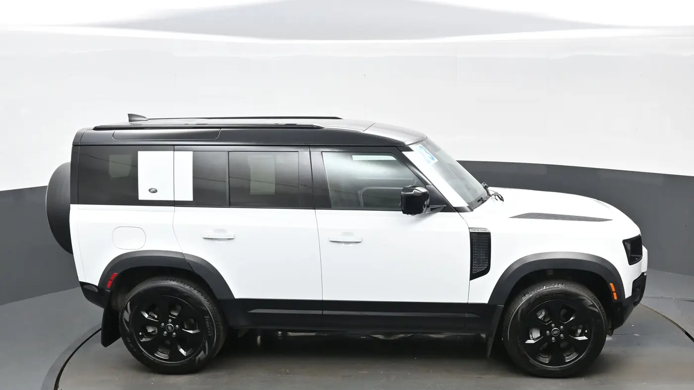 2023 Land Rover Defender 110 X-Dynamic SE