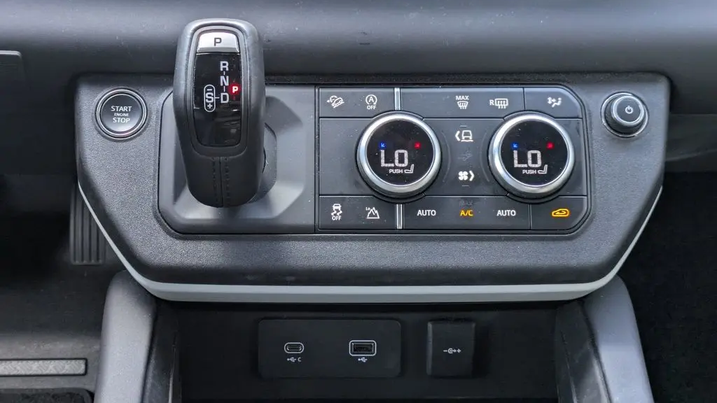 2024 Land Rover Defender 110 P400 X-Dynamic SE