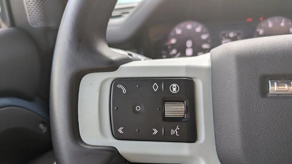 2024 Land Rover Defender 110 P400 X-Dynamic SE