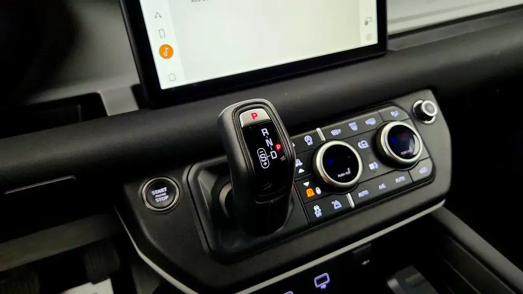 2023 Land Rover Defender 110 X-Dynamic SE