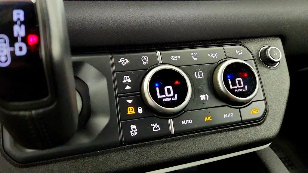 2023 Land Rover Defender 110 X-Dynamic SE