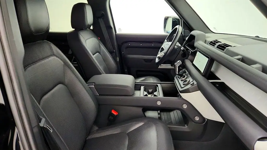 2023 Land Rover Defender 110 X-Dynamic SE