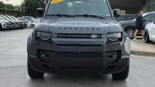 2024 Land Rover Defender 110 P400 X-Dynamic SE