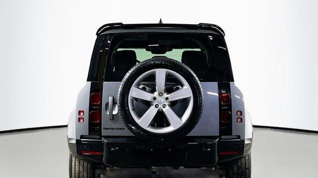 2024 Land Rover Defender 110 P400 X-Dynamic SE