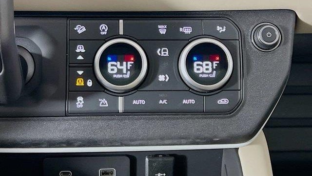 2024 Land Rover Defender 110 P400 X-Dynamic SE