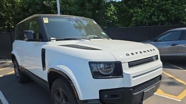 2024 Land Rover Defender 110 P400 X-Dynamic SE