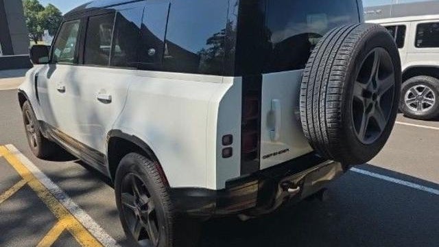2024 Land Rover Defender 110 P400 X-Dynamic SE