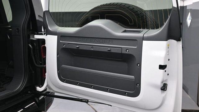 2024 Land Rover Defender 110 P400 X-Dynamic SE