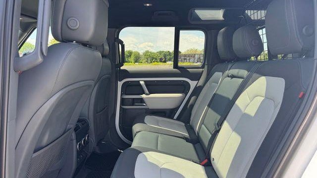 2023 Land Rover Defender 110 X-Dynamic SE