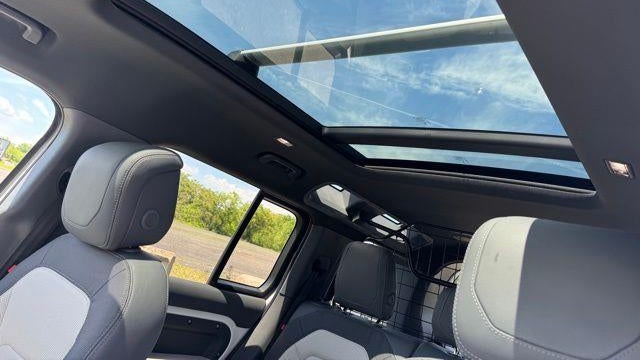 2023 Land Rover Defender 110 X-Dynamic SE