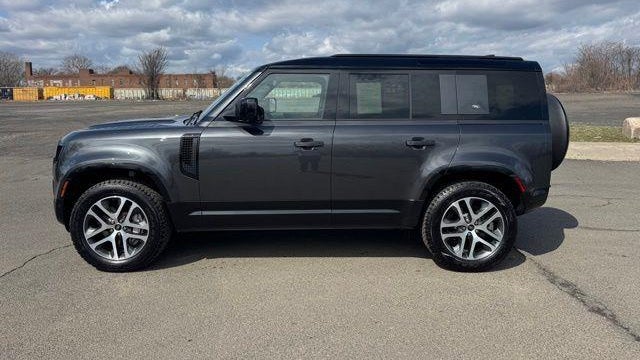 2023 Land Rover Defender 110 X-Dynamic SE