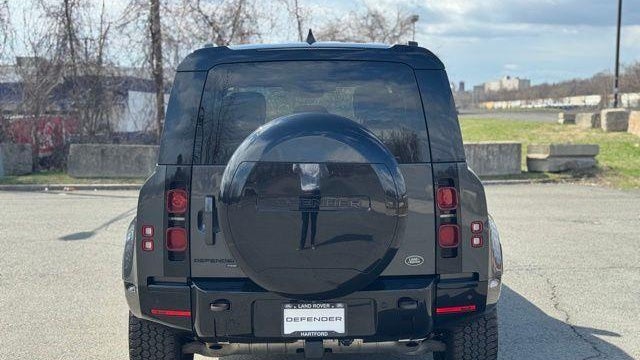 2023 Land Rover Defender 110 X-Dynamic SE