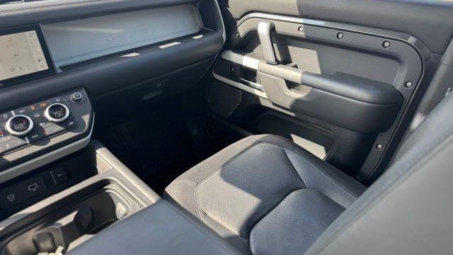 2023 Land Rover Defender 110 X-Dynamic SE
