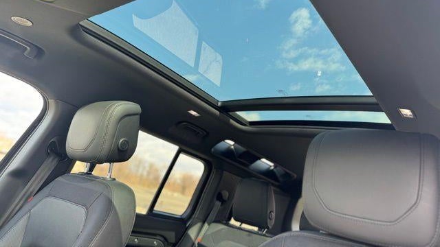 2023 Land Rover Defender 110 X-Dynamic SE