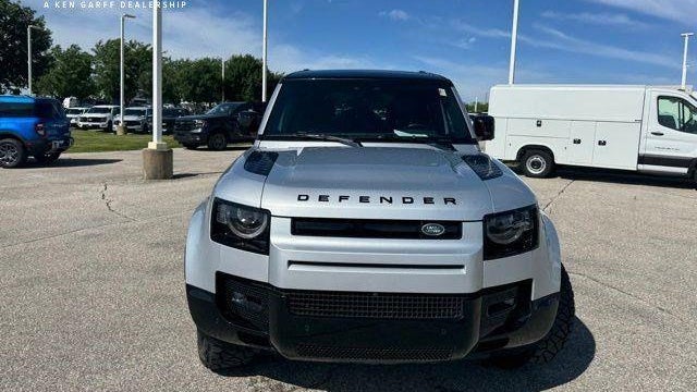 2024 Land Rover Defender 110 P400 X-Dynamic SE