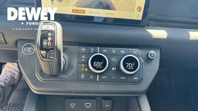 2024 Land Rover Defender 110 P400 X-Dynamic SE