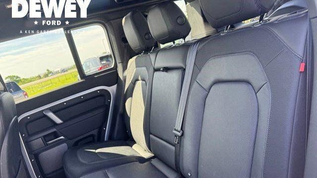 2024 Land Rover Defender 110 P400 X-Dynamic SE