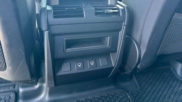 2024 Land Rover Defender 110 P400 X-Dynamic SE