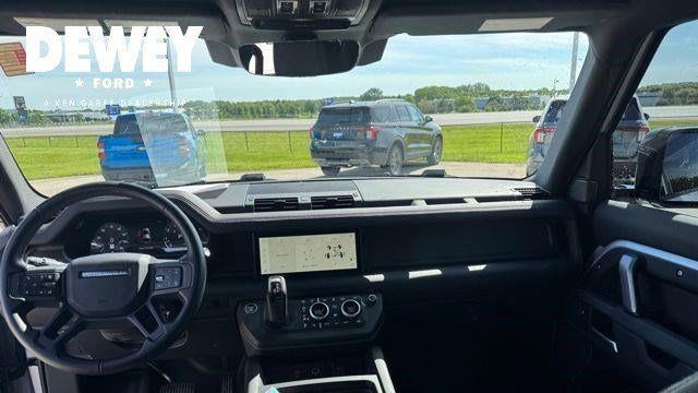 2024 Land Rover Defender 110 P400 X-Dynamic SE