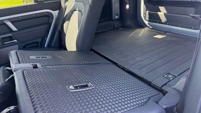 2024 Land Rover Defender 110 P400 X-Dynamic SE
