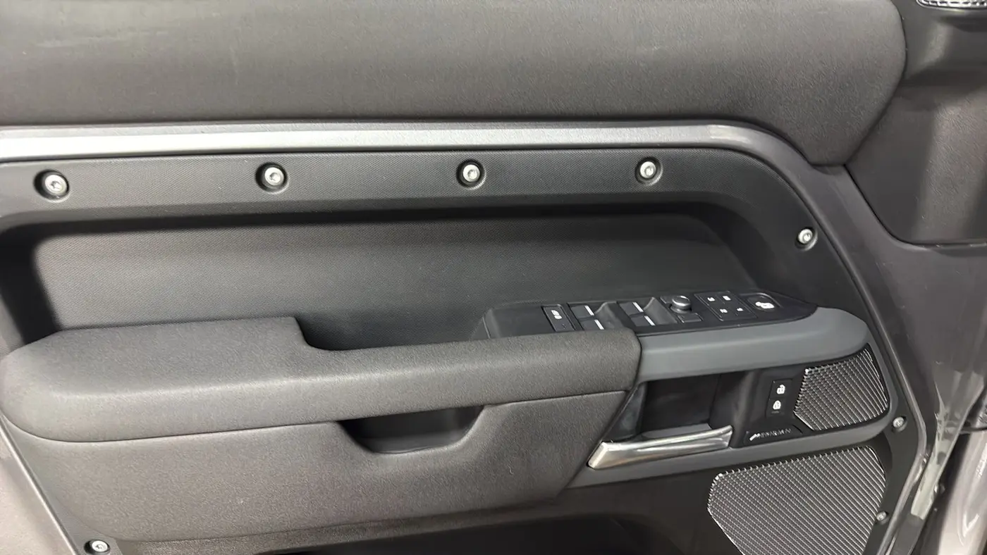 2021 Land Rover Defender 110 X-Dynamic SE