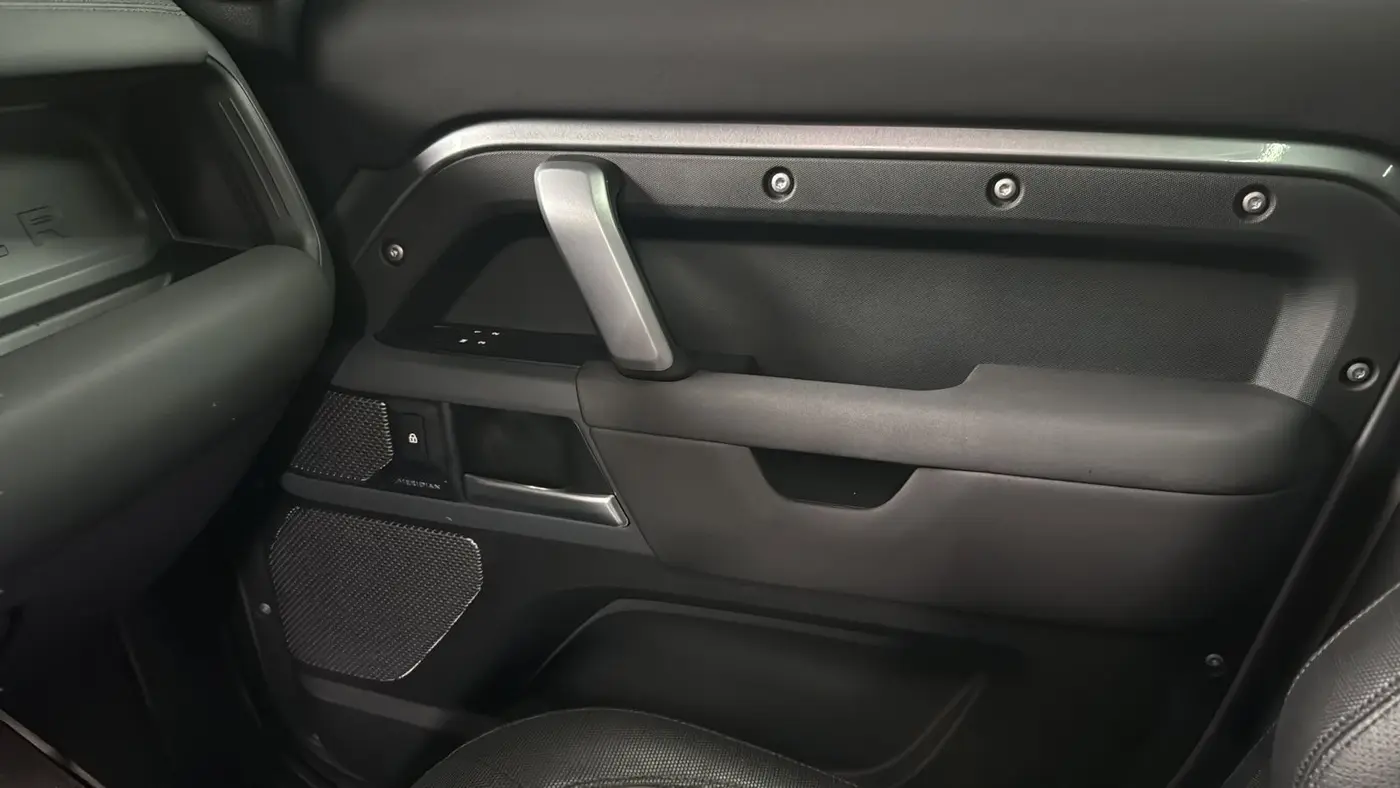 2021 Land Rover Defender 110 X-Dynamic SE