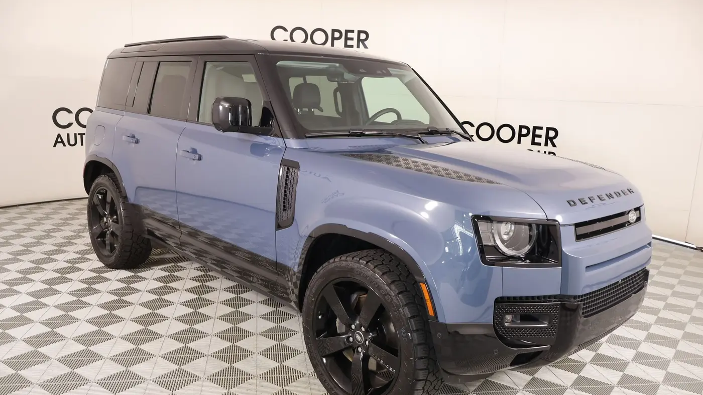 Preowned 2025 Land Rover Defender 110 P400 X-Dynamic SE for Sale