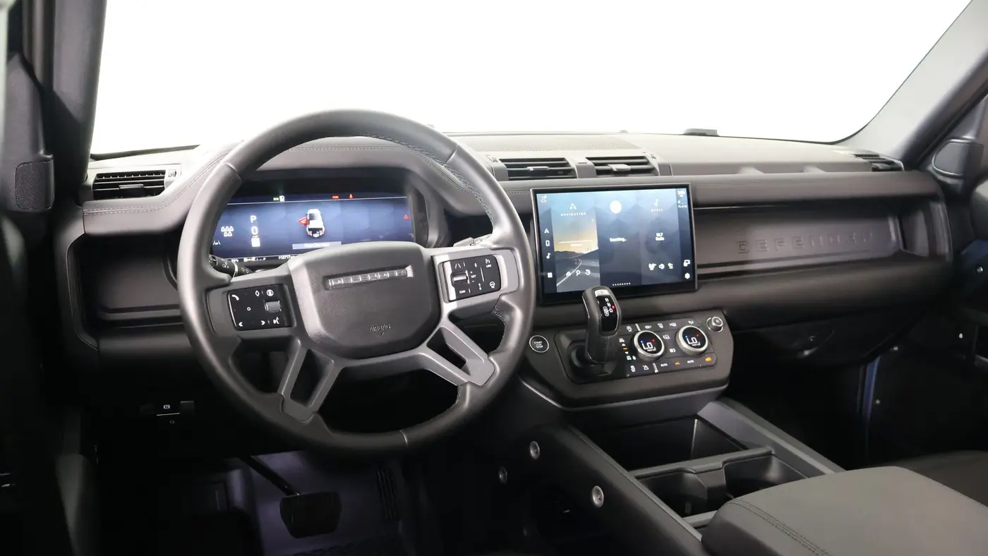 2025 Land Rover Defender 110 P400 X-Dynamic SE