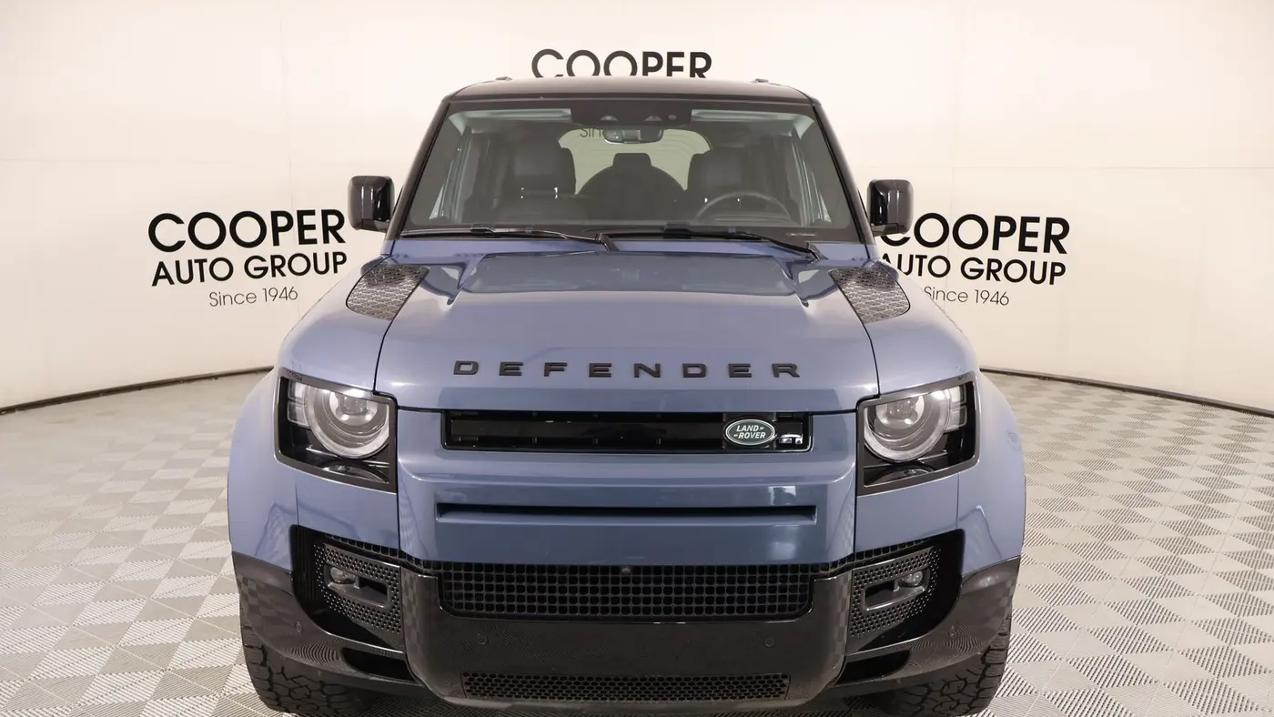 2025 Land Rover Defender 110 P400 X-Dynamic SE