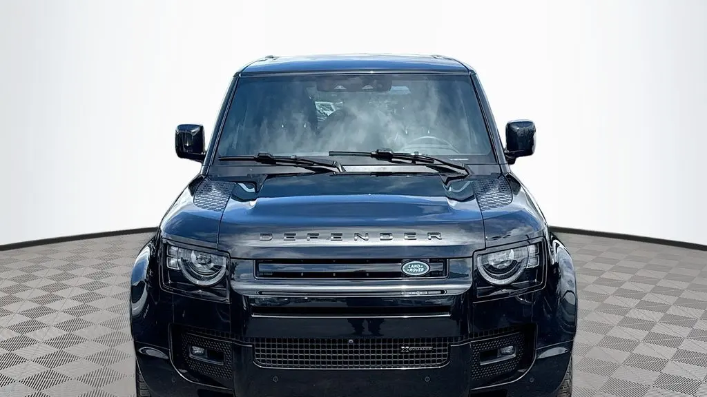 2023 Land Rover Defender 110 X-Dynamic SE