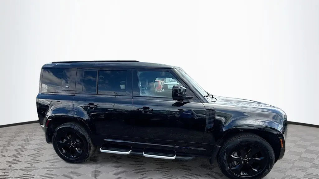 2023 Land Rover Defender 110 X-Dynamic SE